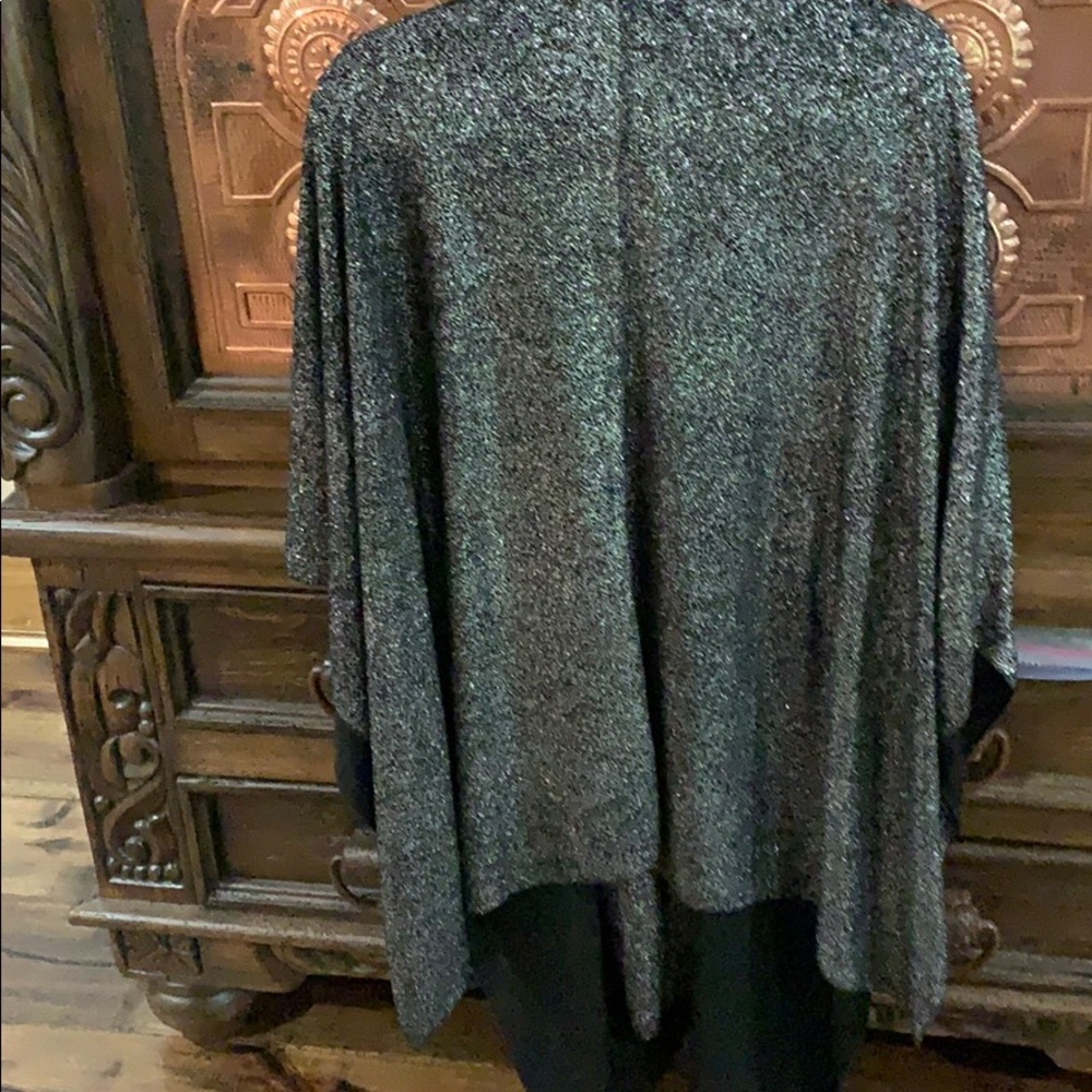 Shawl - Picture 2 of 3